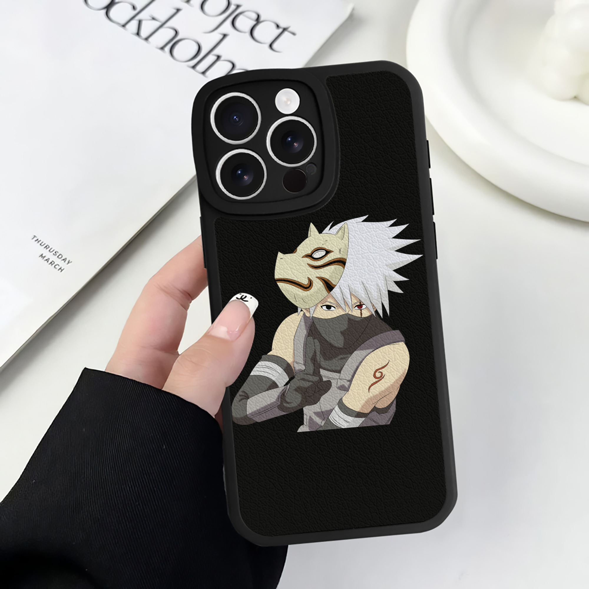 （画像用） NARUTO -ナルト- はたけ カカシ Hatake Kakashi 【iPhone 16シリーズ対応】シリコンスマホケース（レザー調） 材質：シリコン
